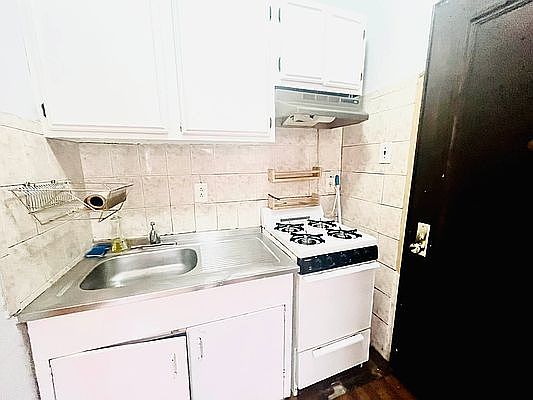 3rd image of 28 Lefferts Pl APT 3
