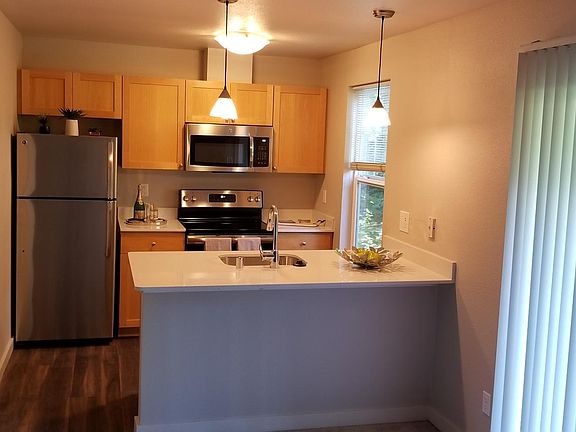 3rd image of 9503 NE 120th St #J204