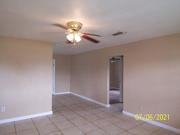 2nd image of 210 W 47th St