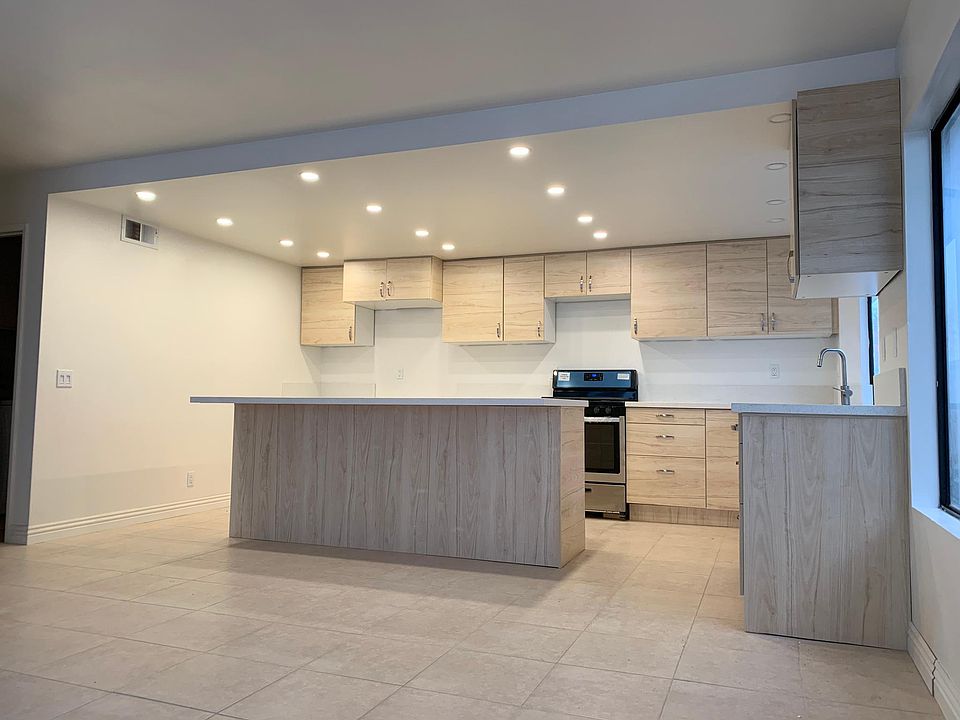 Like-new IKEA kitchen. Big kitchen island can have up to 4 barstools for breakfast at the island.