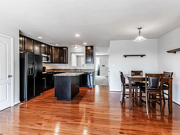 5th image of 135 Auburn Dr #135