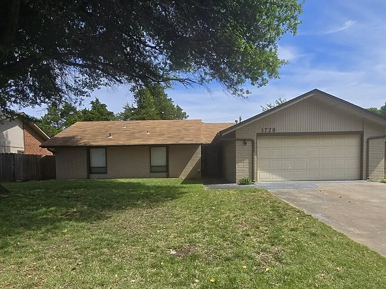 1726 Denim Ln — Photo 1