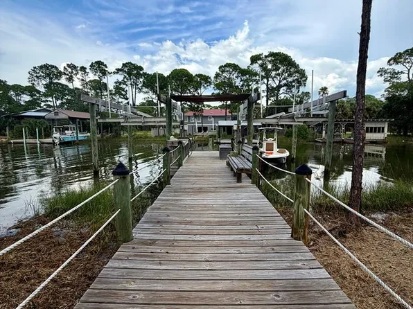 319 E Sawyer St, Eastpoint, FL 32328