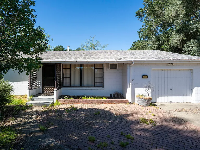 1446 Sulphur Springs Ave — Photo 34
