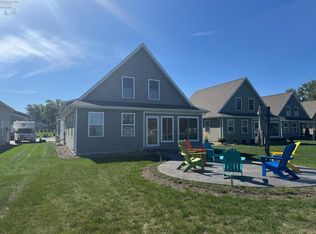 2180 E Sand Rd, Port Clinton, OH 43452