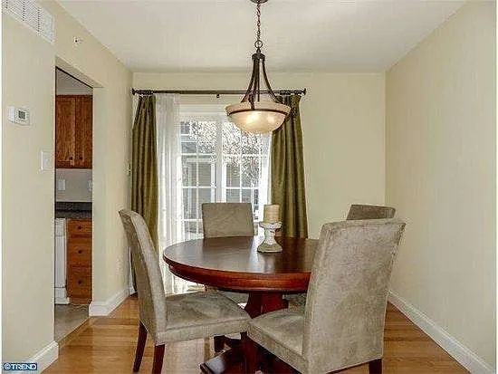 Building Photo - 302 Goldenrod Ct