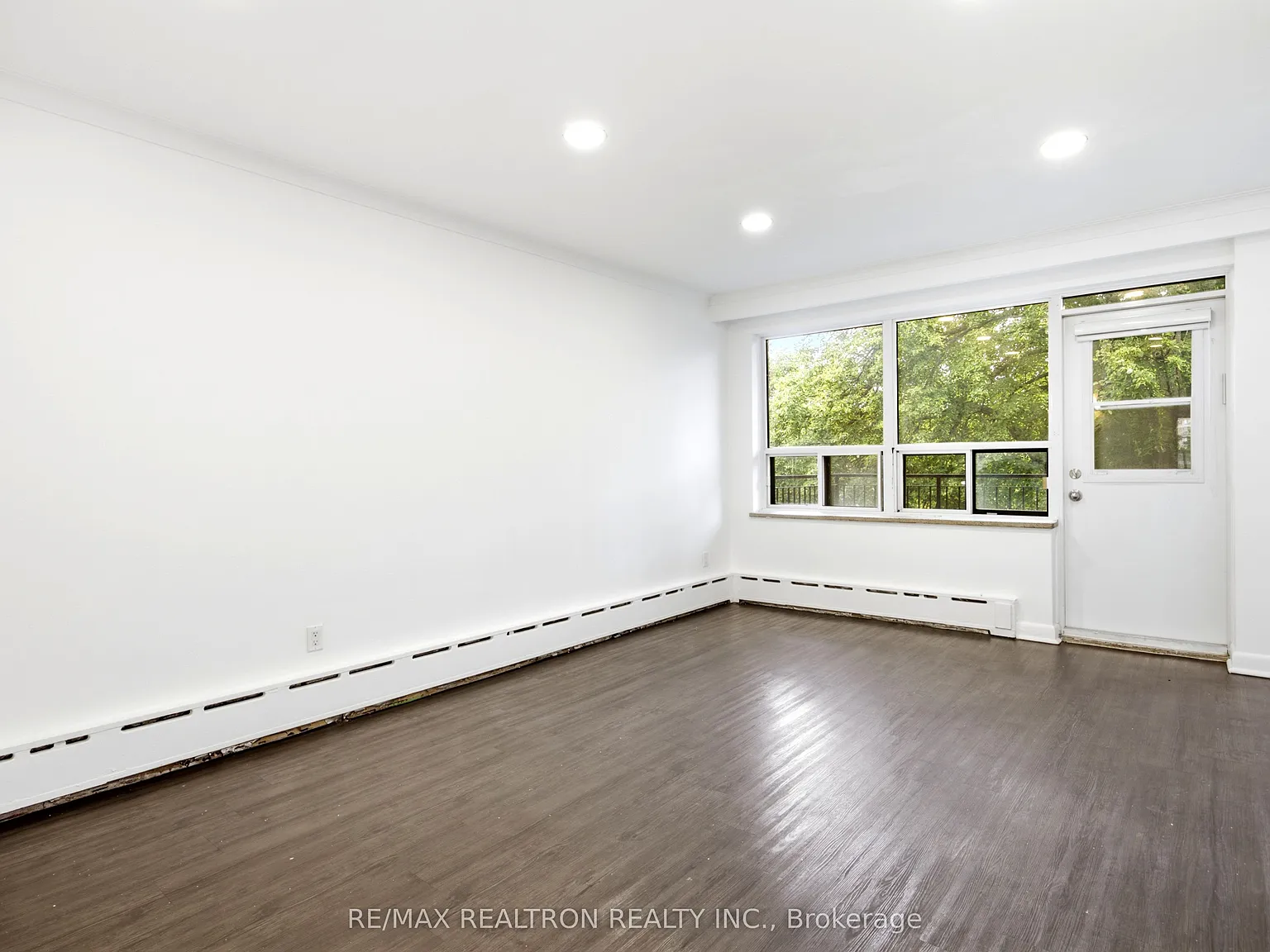 3 bed, $2,995 — Photo 2