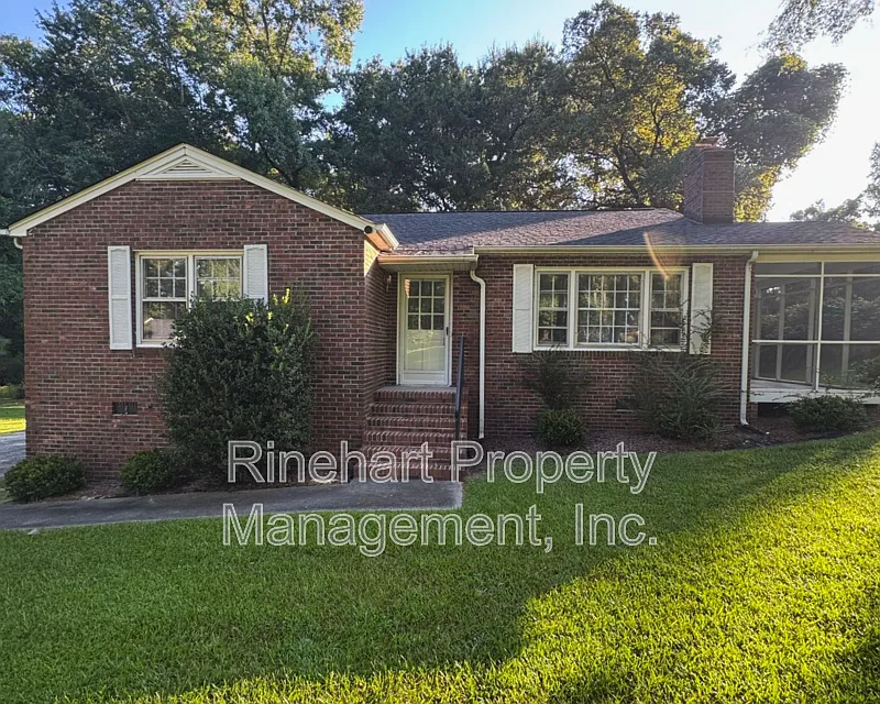 3016 Hilton Rd