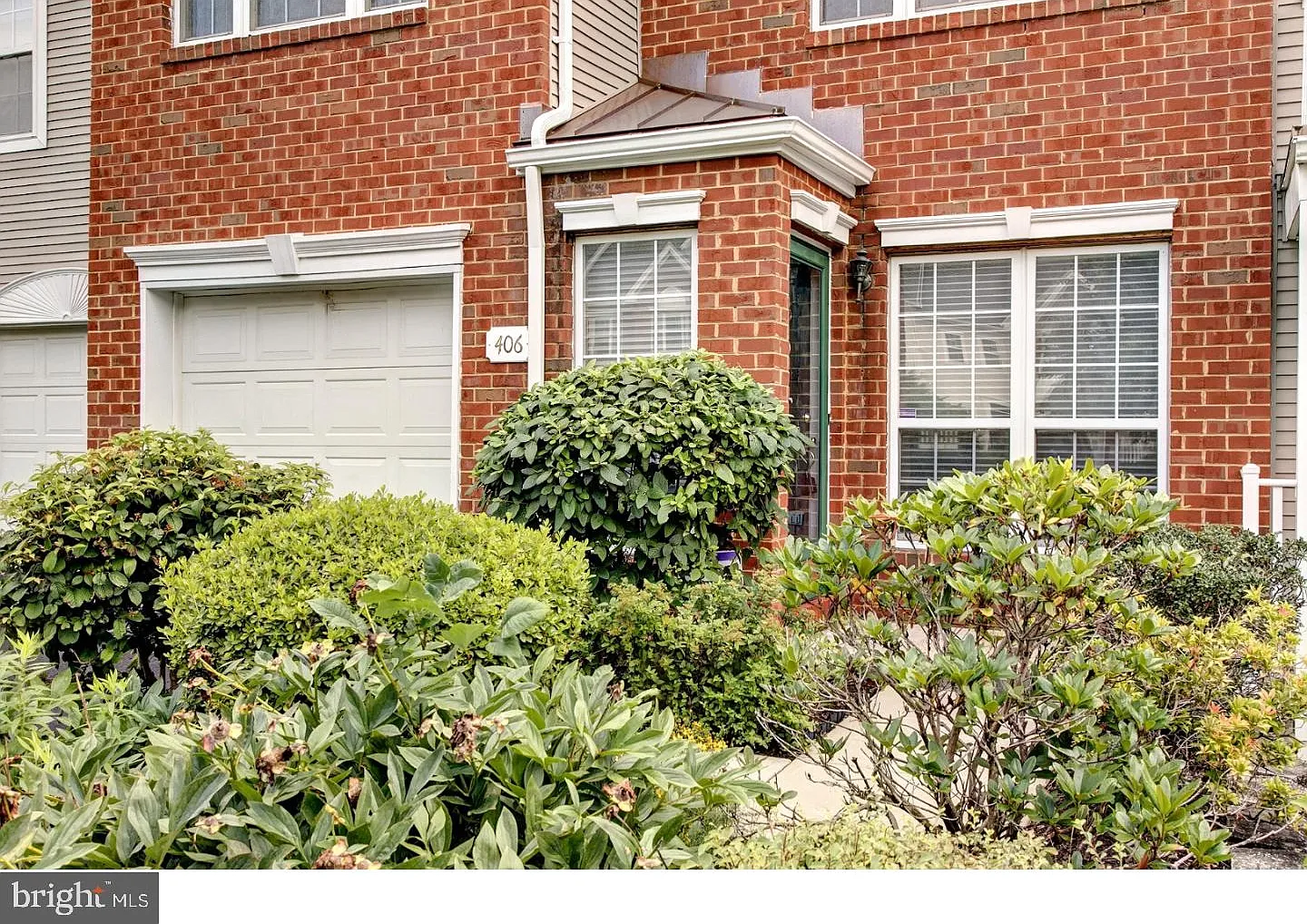 3 bed, 2.5 bath, 1908 sqft, $3,500 — Photo 2