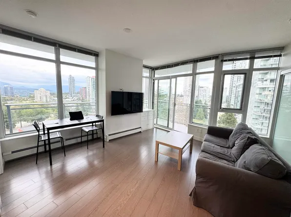 13308 Central Ave #1112, Surrey, BC V3T 0M4