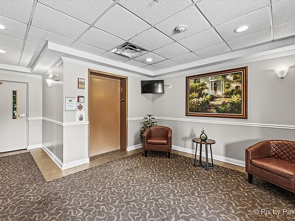 5th image of 615 Perrie Dr #201