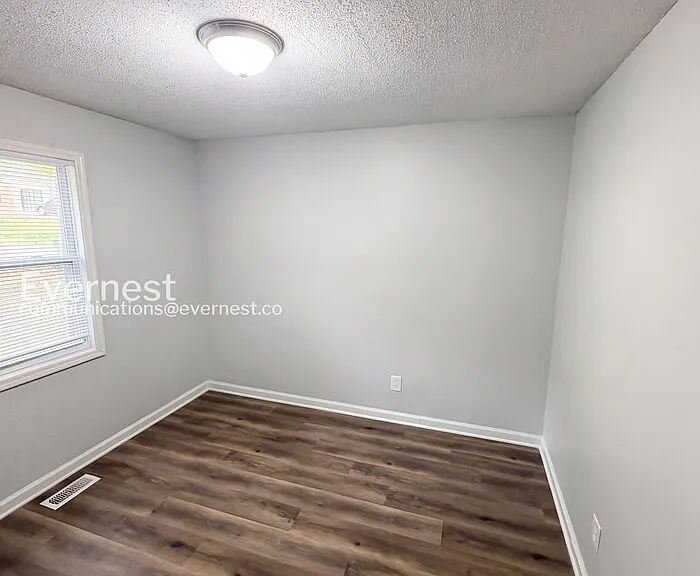 711 W Creek Cir — Photo 9