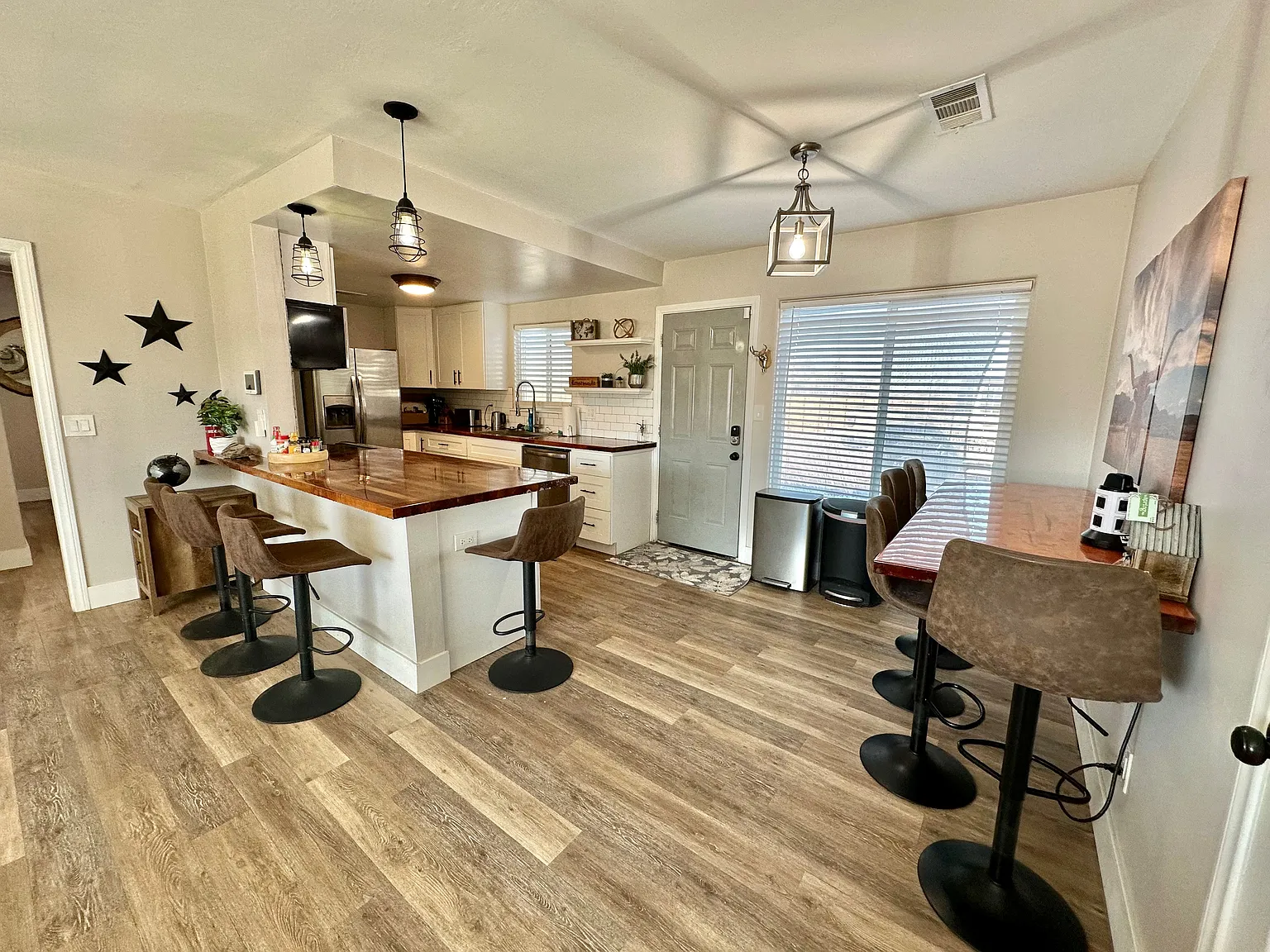 4 bed, 1240 sqft, $3,000 — Photo 1
