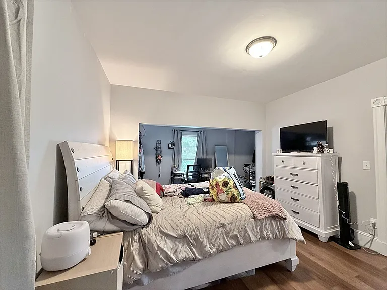 38 Woodford St #2 — Photo 15