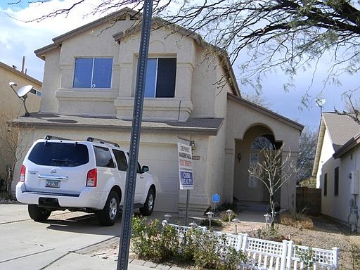 3rd image of 7608 S Trumpet Vine Ave