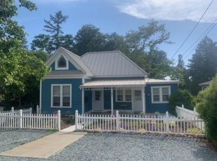 284 Cherry Ave #B, Auburn, CA 95603