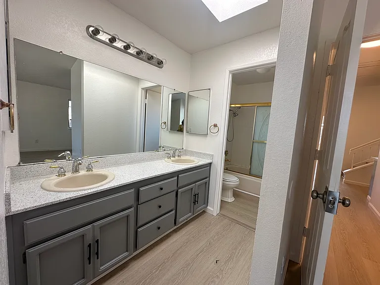 2859 Honeysuckle Cir — Photo 11