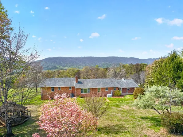 10694 Rockfish Valley Hwy, Afton, VA 22920