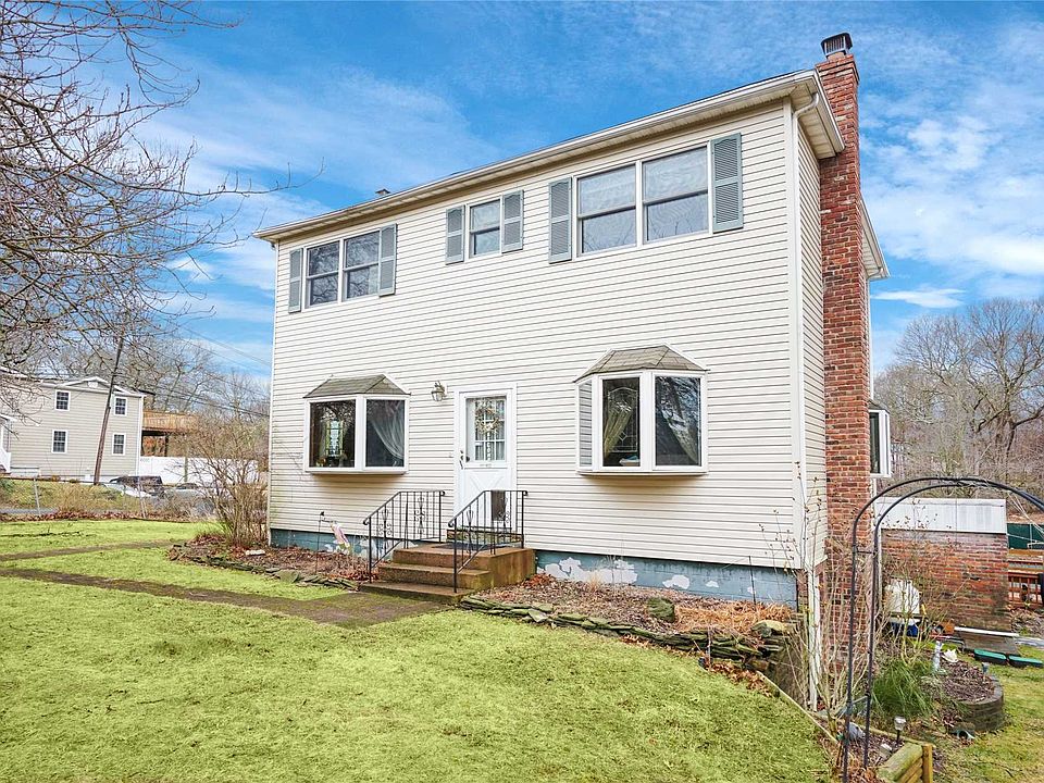 308 Blue Point Rd, Farmingville, NY 11738 Zillow