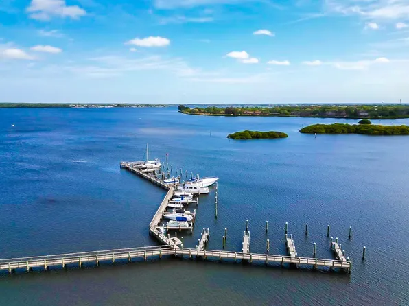 131 Lazy Ave, Bradenton, FL 34208