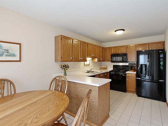 5th image of 877 N Cove Dr #881D