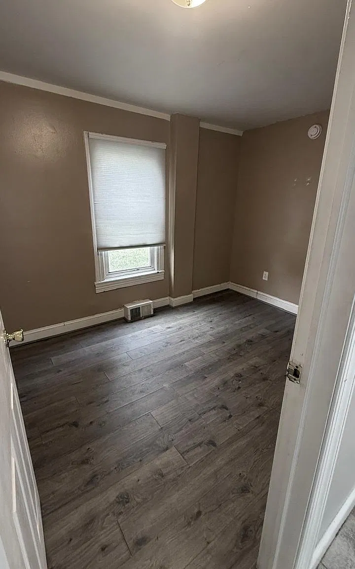 4 bed, 1353 sqft, $3,500 — Photo 4