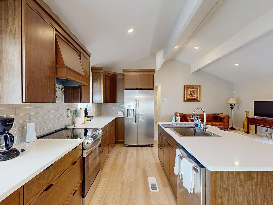 1902 Joseph Ct