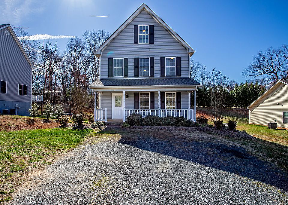 1st image of 141 Stratford Pl