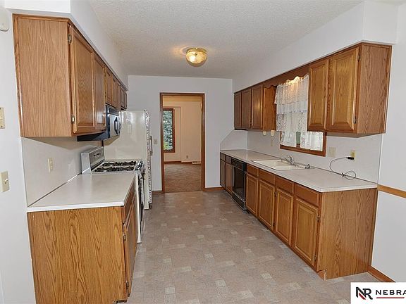 4th image of 4933 Copper Hill Dr