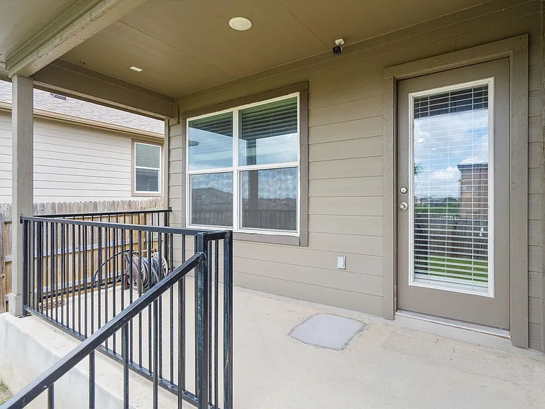 116 Miles Dr — Photo 30