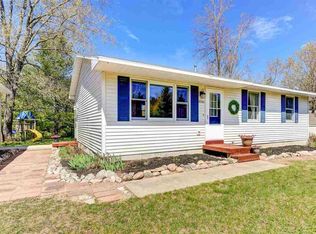 8900 Red Pine Dr, Lake Ann, MI 49650