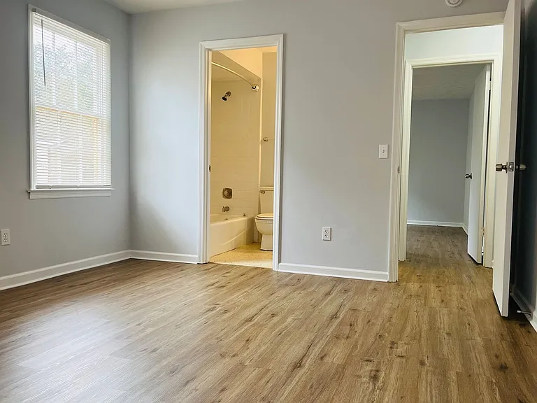104 Peachtree Ct — Photo 12