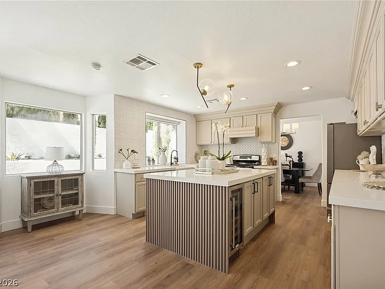 7825 Desert Bell Ave — Photo 13