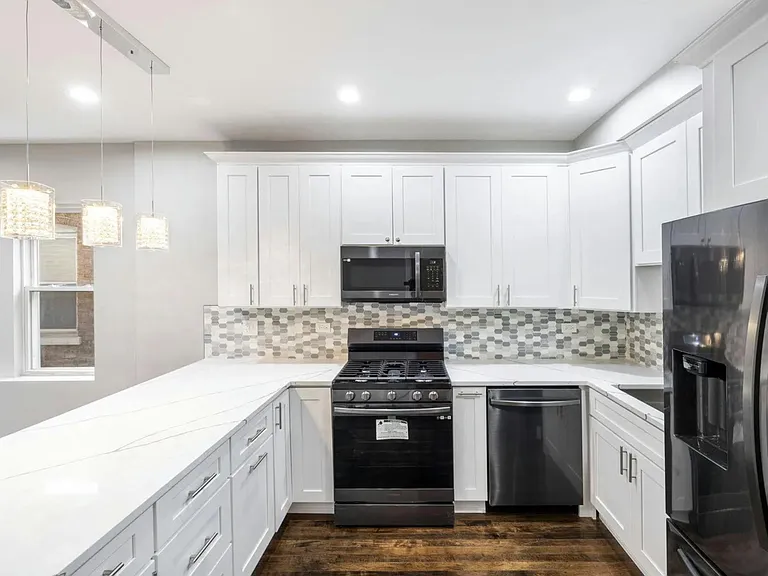 2304 N Major Ave #1 — Photo 4