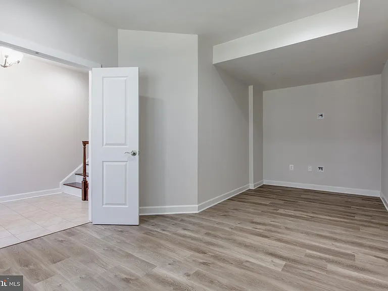 7311 Taylors Hill Ln — Photo 45