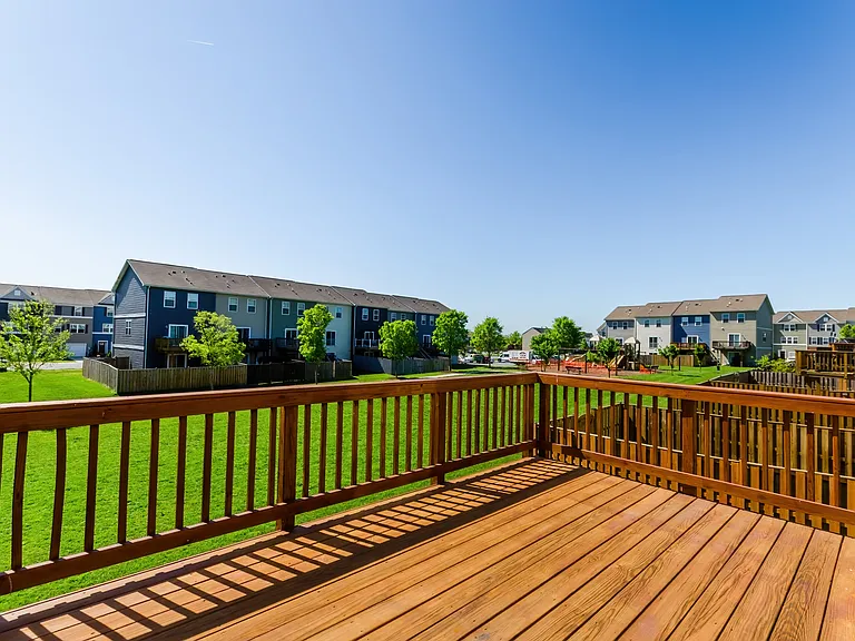 172 Drexel Ct — Photo 44