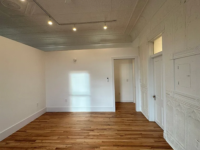 204 W Washington St #3B — Photo 15
