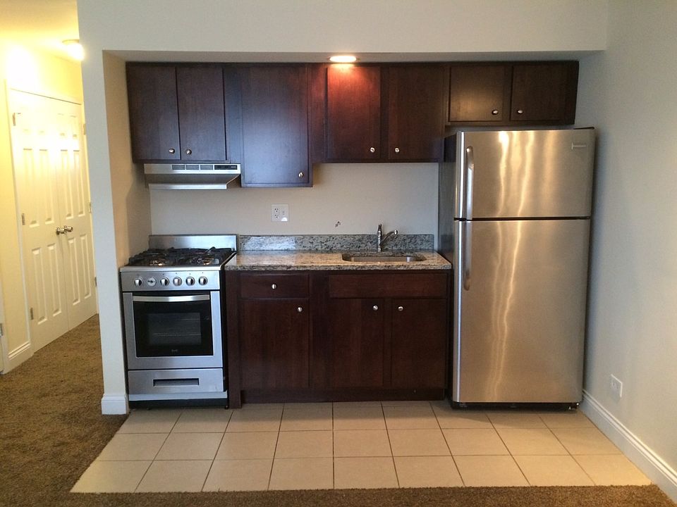 1st image of 5858 W Fullerton Ave #1