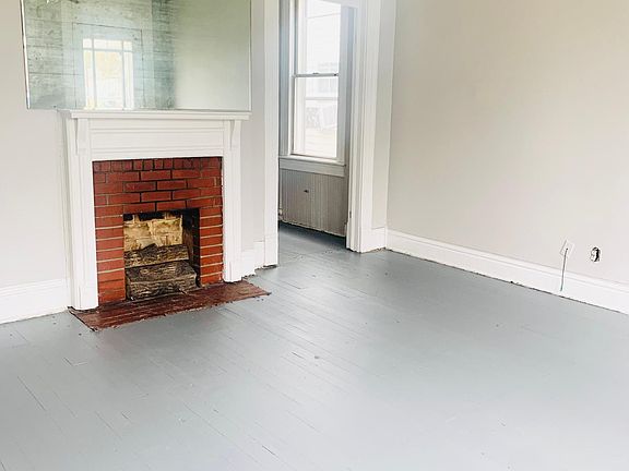 4th image of 2840 Slevin St
