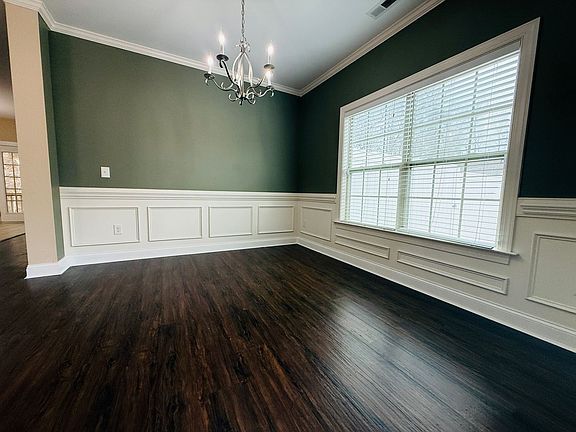 5th image of 40 Cromwell Cir