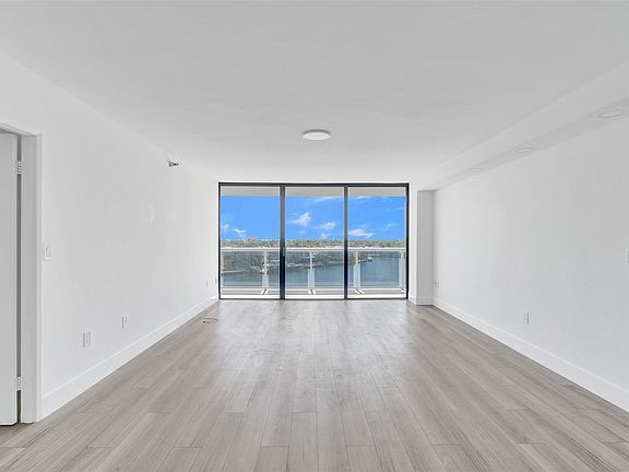 4th image of 20515 E Country Club Drive #745
