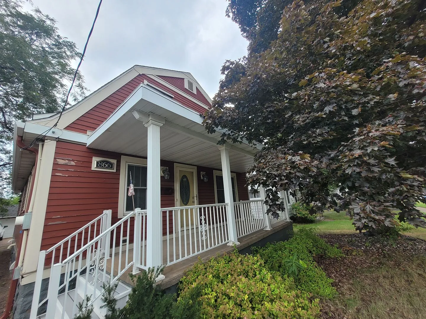 $1,595| 3BD 2BA| 866 Starr Ave | Available Now! — Photo 2