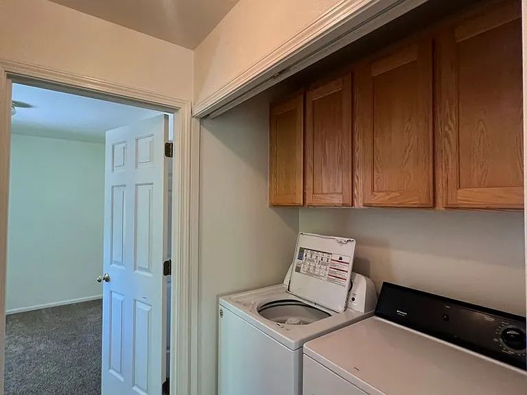 1622 W Broadway — Photo 13