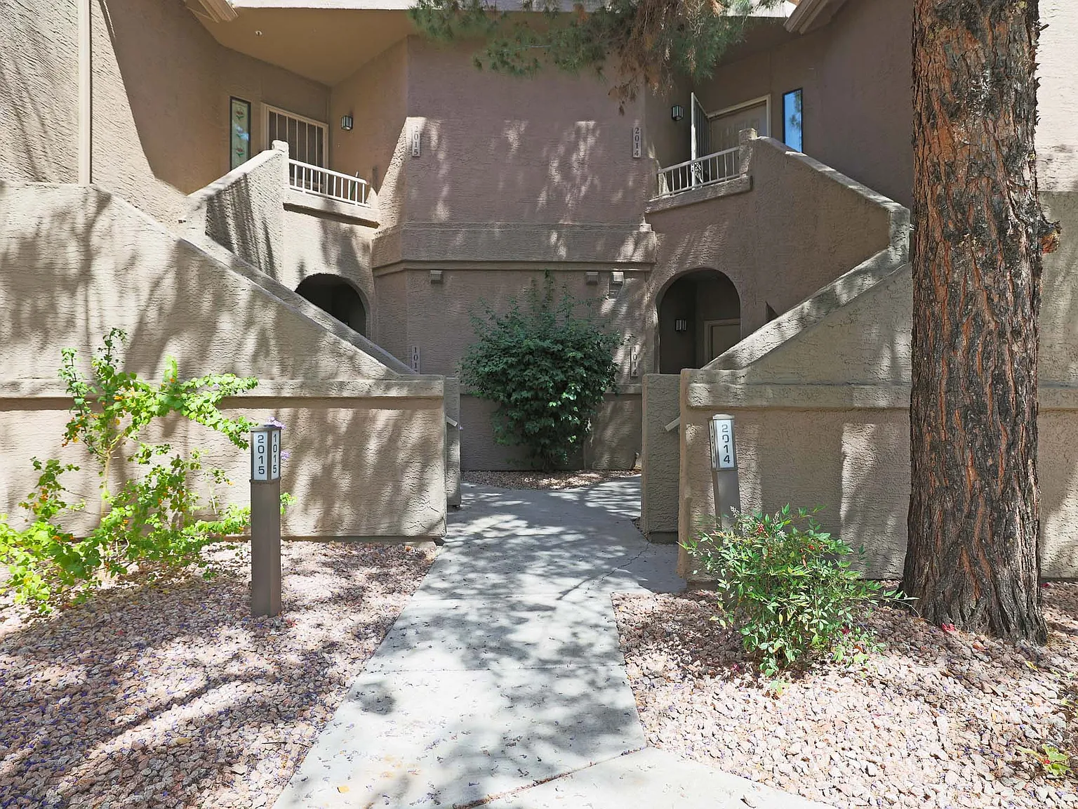 2 bed, 1090 sqft, $2,950 — Photo 3