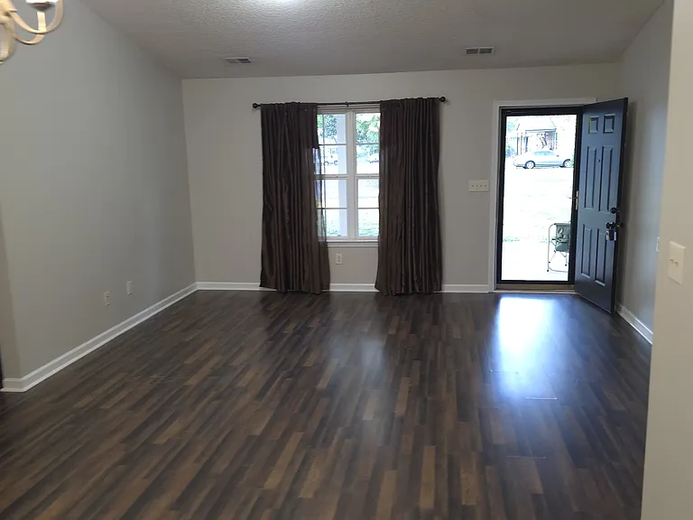 234 Clifton St — Photo 2
