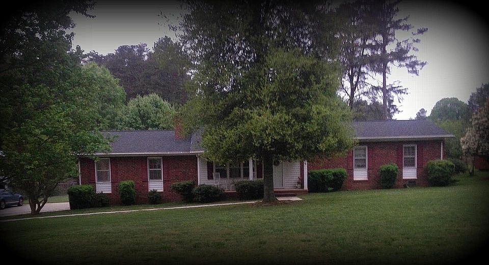 1st image of 361 Effie St