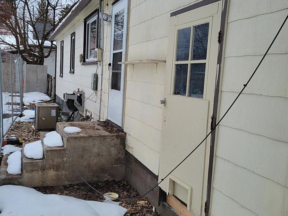3rd image of 1542 S 5th St W