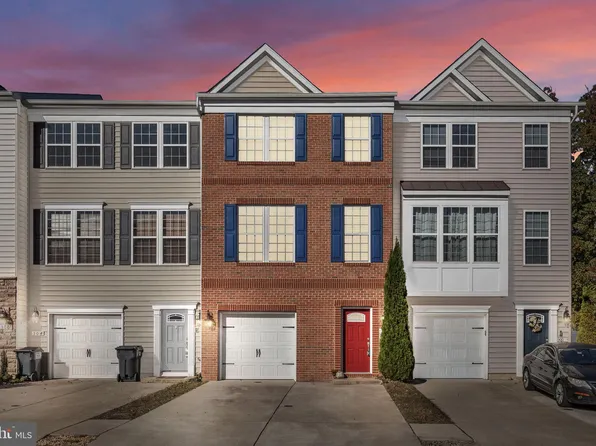 302 Tree Line Dr, Fredericksburg, VA 22405