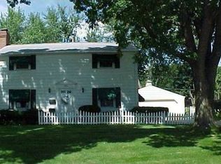 3624 Clark Rd SE, Cedar Rapids, IA 52403