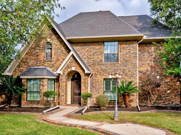 3152 Nottingham Ln, Port Neches, TX 77651